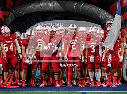 Thumbnail 2 in Glen Rose vs. Carthage (UIL 4A DII State Semifinal) photogallery.