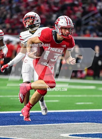 Thumbnail 3 in Glen Rose vs. Carthage (UIL 4A DII State Semifinal) photogallery.
