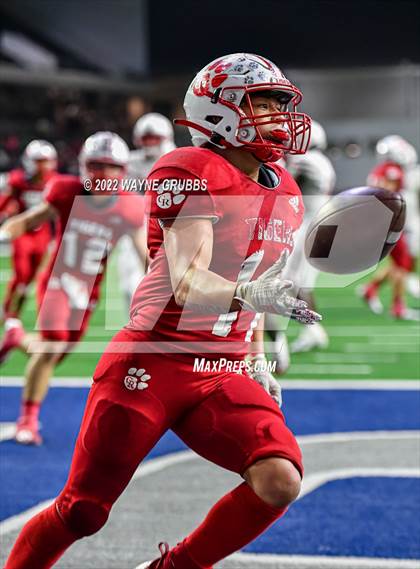 Thumbnail 1 in Glen Rose vs. Carthage (UIL 4A DII State Semifinal) photogallery.