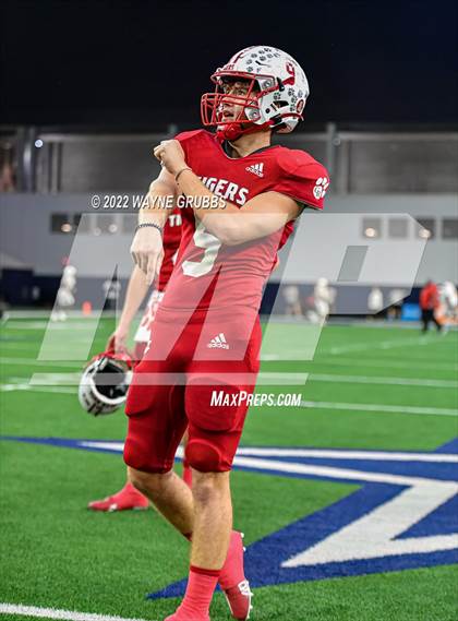 Thumbnail 2 in Glen Rose vs. Carthage (UIL 4A DII State Semifinal) photogallery.