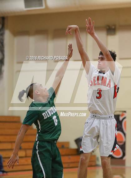 Thumbnail 1 in Dinuba @ Selma photogallery.