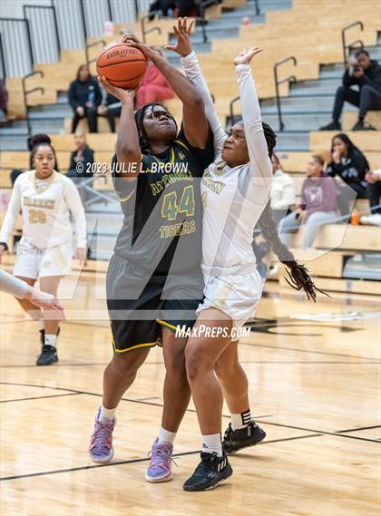 Thumbnail 2 in Warren Central vs. Indianapolis Crispus Attucks (IHSAA 4A sectional 10 semi-final playoff) photogallery.