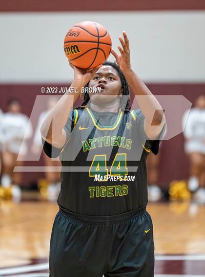 Thumbnail 1 in Warren Central vs. Indianapolis Crispus Attucks (IHSAA 4A sectional 10 semi-final playoff) photogallery.
