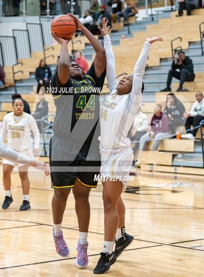 Thumbnail 1 in Warren Central vs. Indianapolis Crispus Attucks (IHSAA 4A sectional 10 semi-final playoff) photogallery.