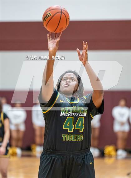 Thumbnail 3 in Warren Central vs. Indianapolis Crispus Attucks (IHSAA 4A sectional 10 semi-final playoff) photogallery.