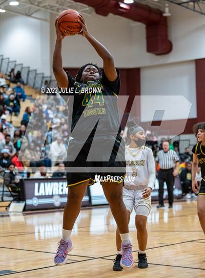 Thumbnail 2 in Warren Central vs. Indianapolis Crispus Attucks (IHSAA 4A sectional 10 semi-final playoff) photogallery.
