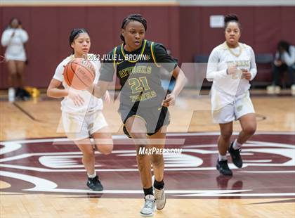 Thumbnail 3 in Warren Central vs. Indianapolis Crispus Attucks (IHSAA 4A sectional 10 semi-final playoff) photogallery.