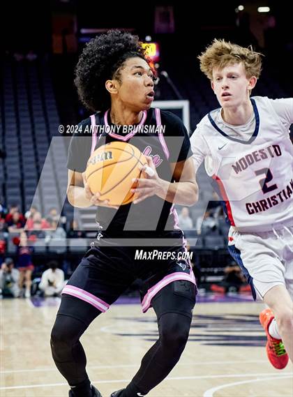 Thumbnail 2 in Lincoln vs. Modesto Christian (CIF SJS D1 Final) photogallery.