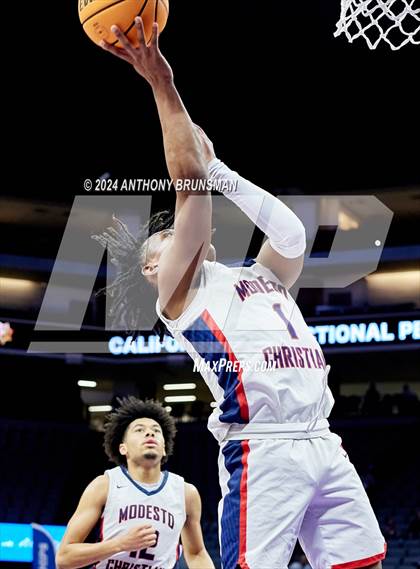 Thumbnail 1 in Lincoln vs. Modesto Christian (CIF SJS D1 Final) photogallery.