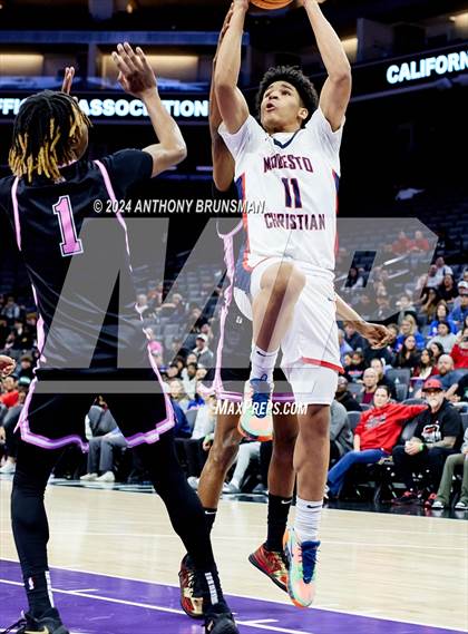 Thumbnail 2 in Lincoln vs. Modesto Christian (CIF SJS D1 Final) photogallery.
