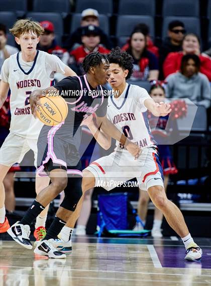 Thumbnail 2 in Lincoln vs. Modesto Christian (CIF SJS D1 Final) photogallery.