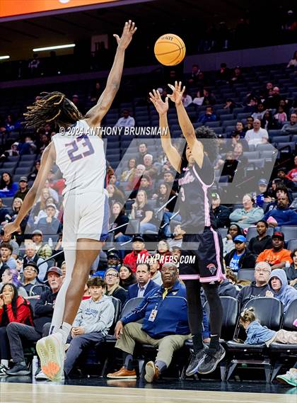 Thumbnail 3 in Lincoln vs. Modesto Christian (CIF SJS D1 Final) photogallery.