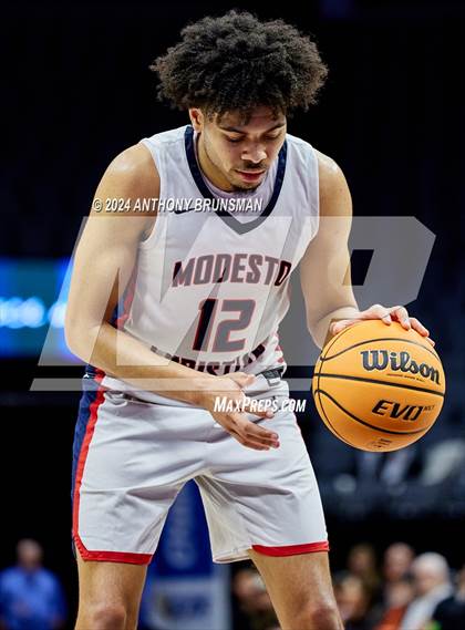 Thumbnail 3 in Lincoln vs. Modesto Christian (CIF SJS D1 Final) photogallery.