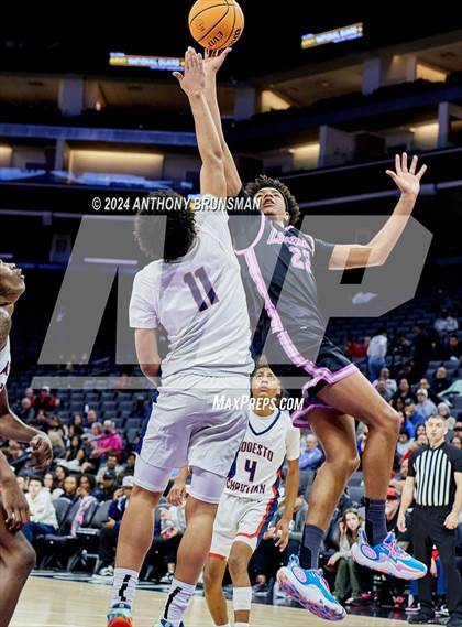 Thumbnail 3 in Lincoln vs. Modesto Christian (CIF SJS D1 Final) photogallery.
