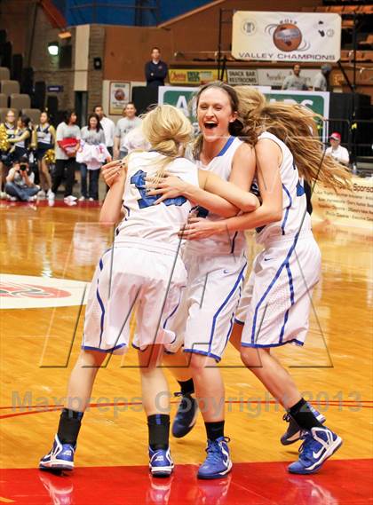 Thumbnail 2 in Immanuel vs. Kings Christian (CIF CS D5 Final) photogallery.