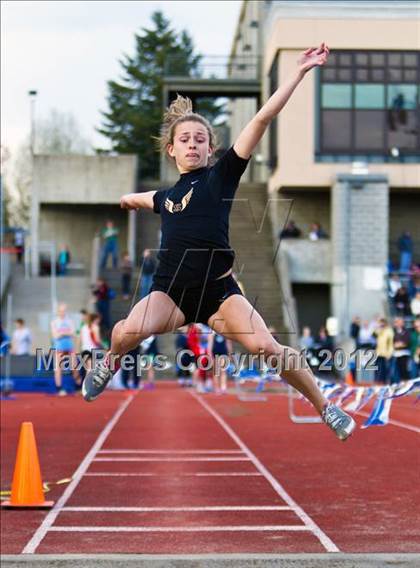 Thumbnail 1 in Lake Oswego Invitational (Girls Field Events) photogallery.