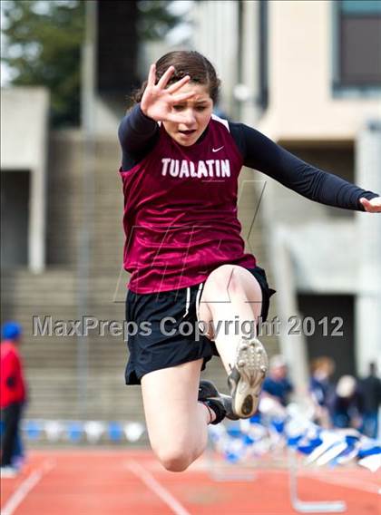 Thumbnail 1 in Lake Oswego Invitational (Girls Field Events) photogallery.