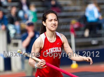 Thumbnail 1 in Lake Oswego Invitational (Girls Field Events) photogallery.