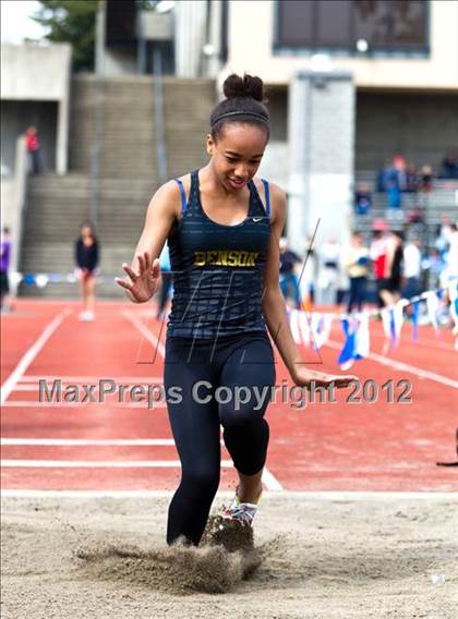 Thumbnail 1 in Lake Oswego Invitational (Girls Field Events) photogallery.