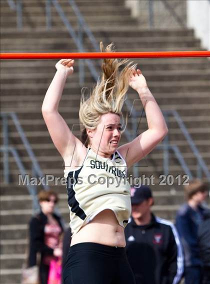 Thumbnail 2 in Lake Oswego Invitational (Girls Field Events) photogallery.