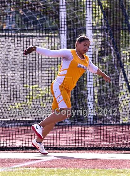 Thumbnail 2 in Lake Oswego Invitational (Girls Field Events) photogallery.
