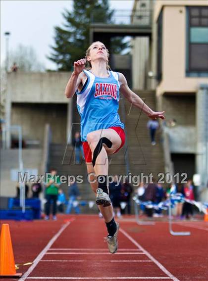 Thumbnail 1 in Lake Oswego Invitational (Girls Field Events) photogallery.