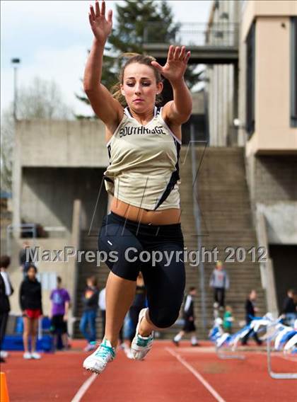Thumbnail 2 in Lake Oswego Invitational (Girls Field Events) photogallery.