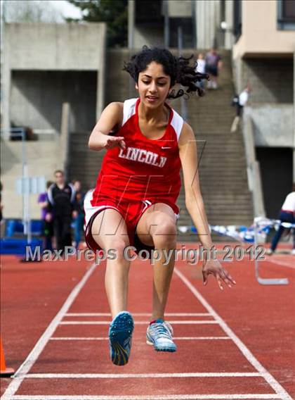 Thumbnail 3 in Lake Oswego Invitational (Girls Field Events) photogallery.