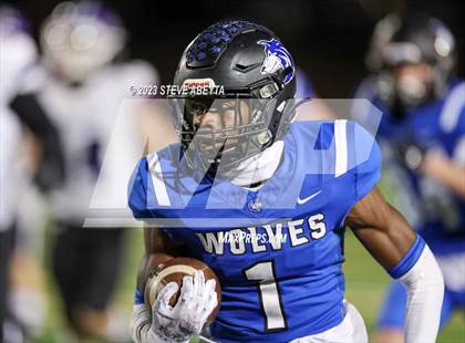 Thumbnail 3 in Grandview vs. Douglas County (CHSAA 5A First Round) photogallery.