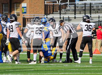Thumbnail 3 in Madison vs. Oscar Smith (VHSL Class 6 Final) photogallery.