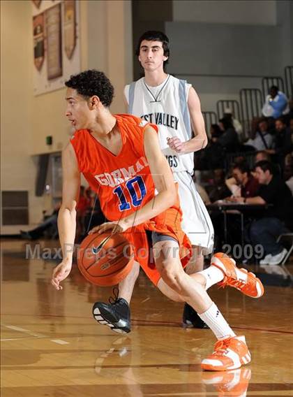 Thumbnail 1 in West Valley vs. Bishop Gorman (MLK Inland Invitational) photogallery.