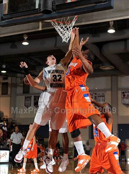Thumbnail 3 in West Valley vs. Bishop Gorman (MLK Inland Invitational) photogallery.