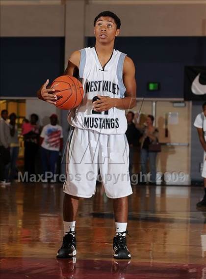 Thumbnail 1 in West Valley vs. Bishop Gorman (MLK Inland Invitational) photogallery.