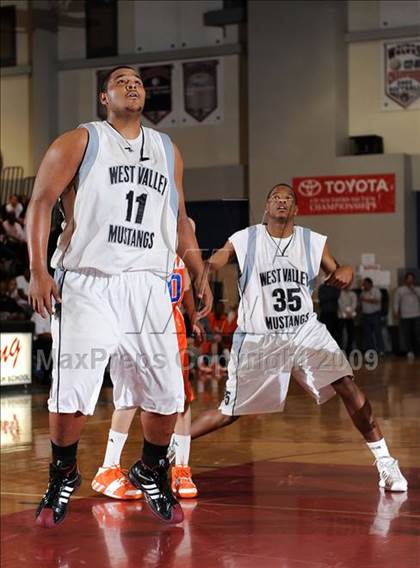 Thumbnail 2 in West Valley vs. Bishop Gorman (MLK Inland Invitational) photogallery.