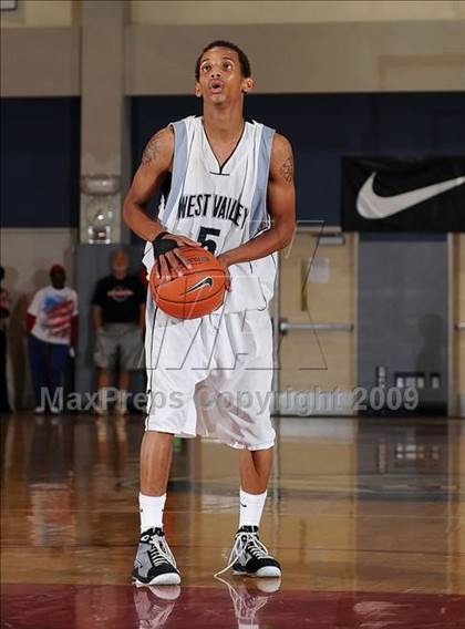 Thumbnail 2 in West Valley vs. Bishop Gorman (MLK Inland Invitational) photogallery.