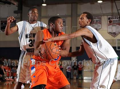 Thumbnail 1 in West Valley vs. Bishop Gorman (MLK Inland Invitational) photogallery.