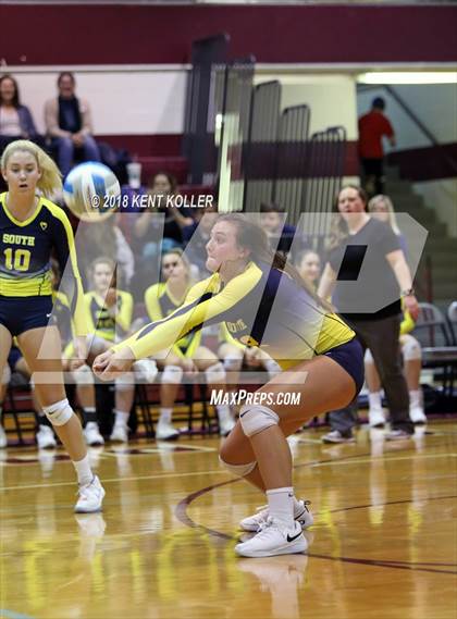 Thumbnail 3 in Fraser vs Grosse Pointe South (MHSAA Regional Quarterfinal) photogallery.
