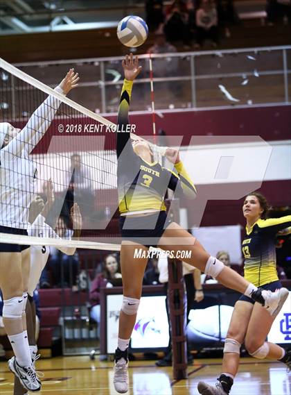 Thumbnail 2 in Fraser vs Grosse Pointe South (MHSAA Regional Quarterfinal) photogallery.