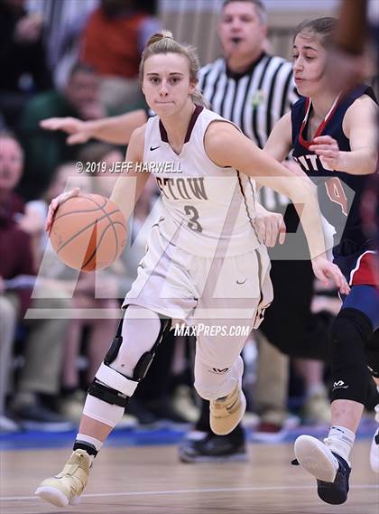 Thumbnail 1 in Austintown-Fitch vs. Stow-Munroe Falls (OHSAA Division 1 District Semifinal) photogallery.