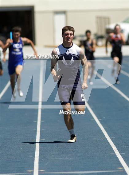 Thumbnail 3 in University Bulldog Invitational photogallery.
