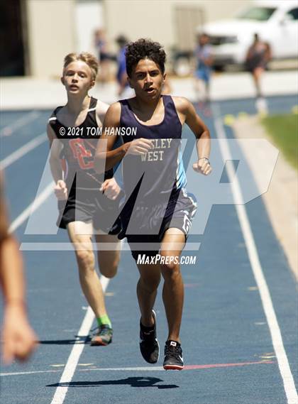 Thumbnail 3 in University Bulldog Invitational photogallery.