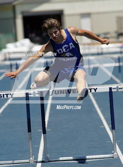Thumbnail 1 in University Bulldog Invitational photogallery.