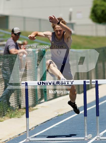 Thumbnail 3 in University Bulldog Invitational photogallery.