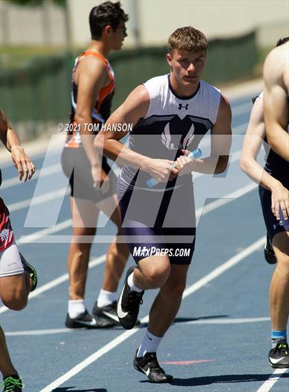 Thumbnail 2 in University Bulldog Invitational photogallery.