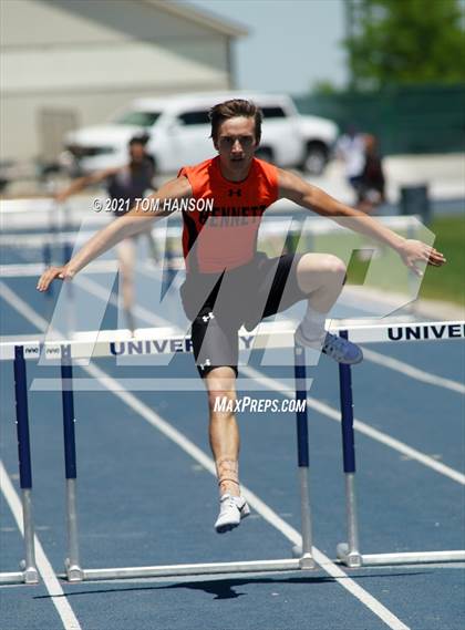 Thumbnail 3 in University Bulldog Invitational photogallery.