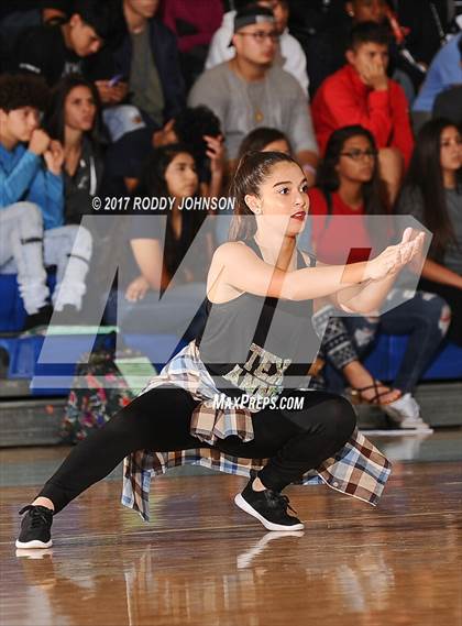 Thumbnail 3 in Sam Rayburn vs. Crosby (McDonald's Texas Invitational) photogallery.
