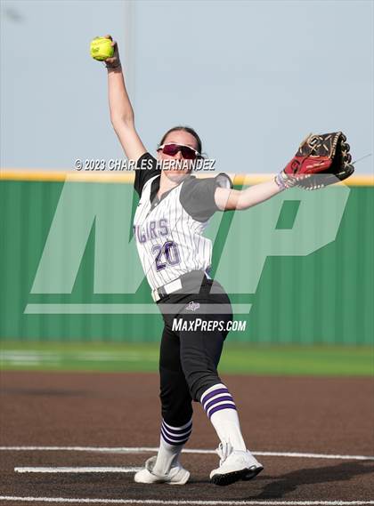 Thumbnail 2 in College Station vs. Weimar (Navasota Tournament) photogallery.