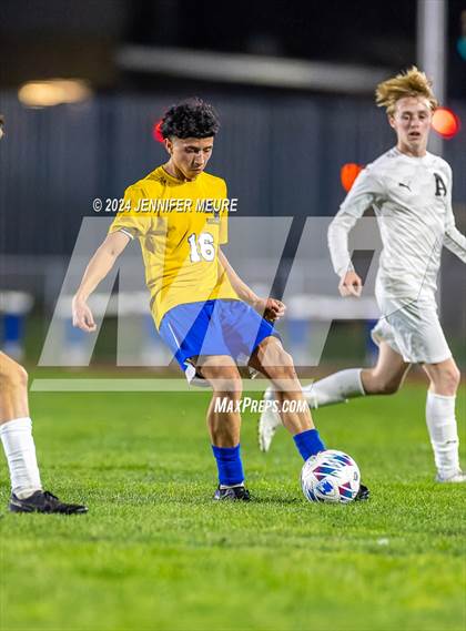 Thumbnail 3 in Newark Memorial vs. Alameda photogallery.