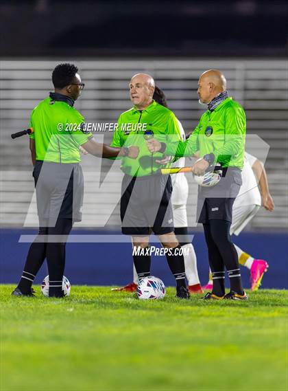 Thumbnail 3 in Newark Memorial vs. Alameda photogallery.