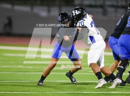 Thumbnail 2 in Gunter @ Rice (UIL 3A Football Bi-district) photogallery.